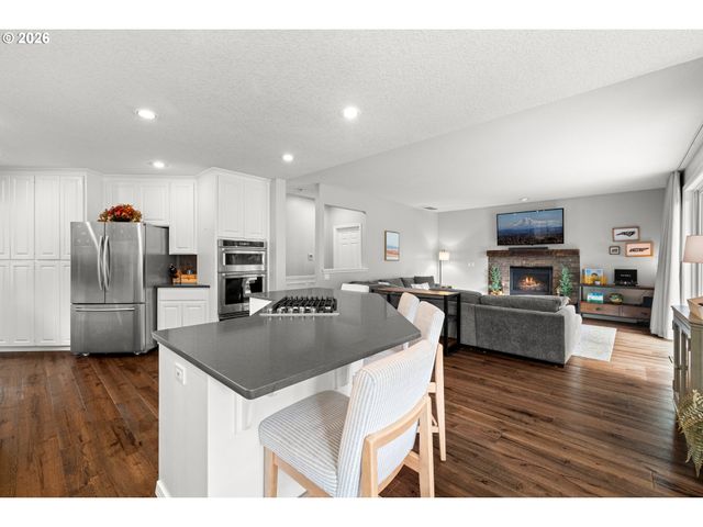 28528 Sw CASCADE Loop, Wilsonville, OR 97070