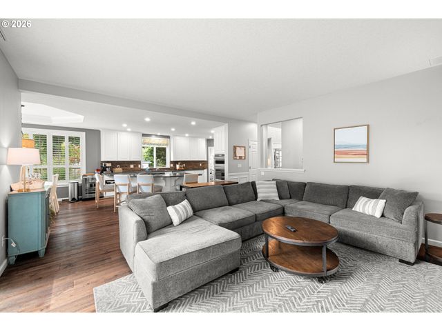 28528 Sw CASCADE Loop, Wilsonville, OR 97070