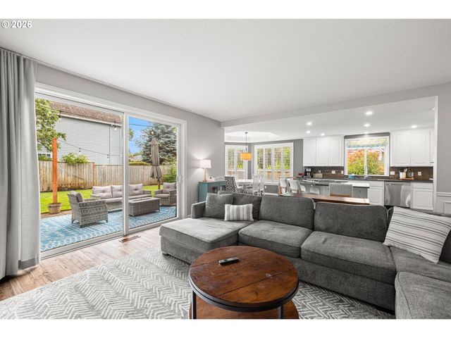28528 Sw CASCADE Loop, Wilsonville, OR 97070