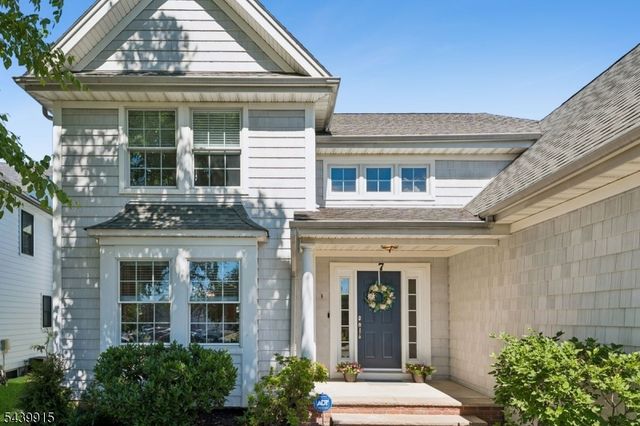 7 Holly Ct, Bloomfield Twp., NJ 07003