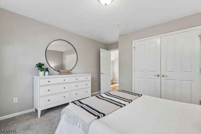 7 Holly Ct, Bloomfield Twp., NJ 07003