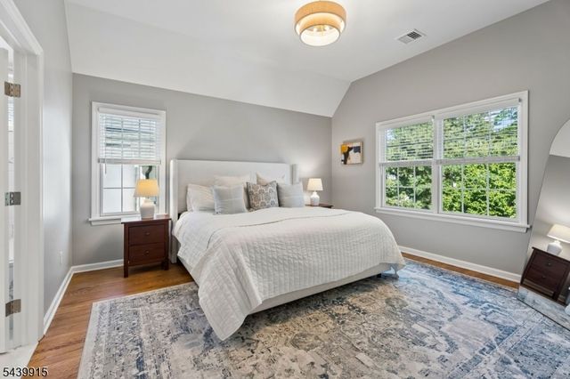 7 Holly Ct, Bloomfield Twp., NJ 07003