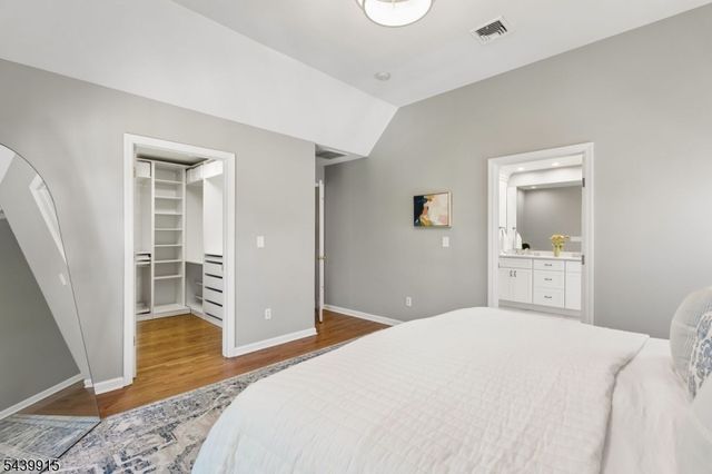 7 Holly Ct, Bloomfield Twp., NJ 07003