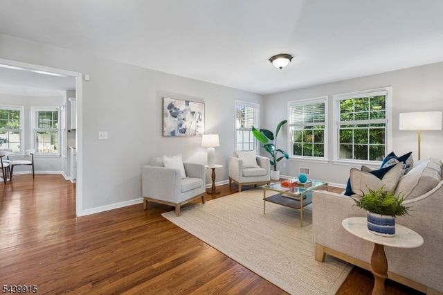 7 Holly Ct, Bloomfield Twp., NJ 07003