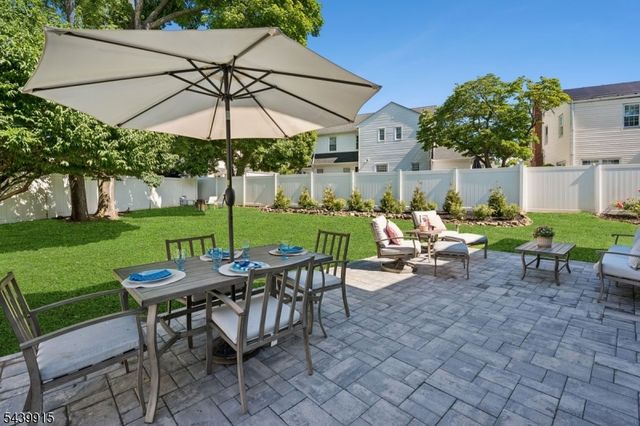 7 Holly Ct, Bloomfield Twp., NJ 07003
