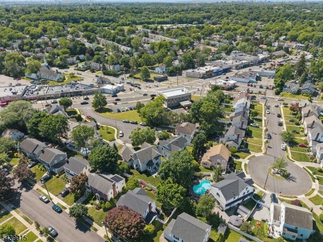 7 Holly Ct, Bloomfield Twp., NJ 07003