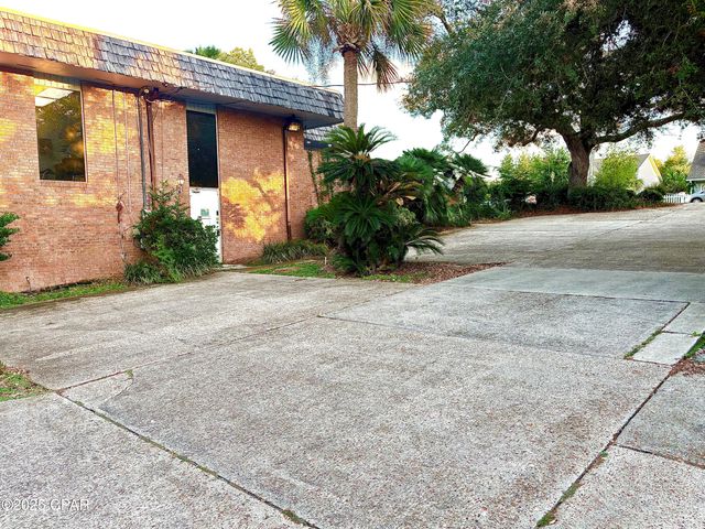 1012 W 11th Street, Panama City, FL 32401