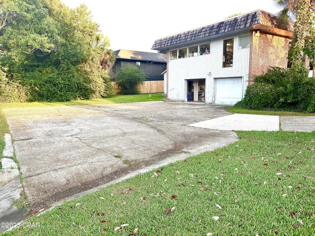 1012 W 11th Street, Panama City, FL 32401