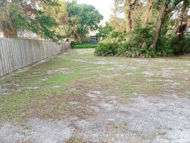 1012 W 11th Street, Panama City, FL 32401