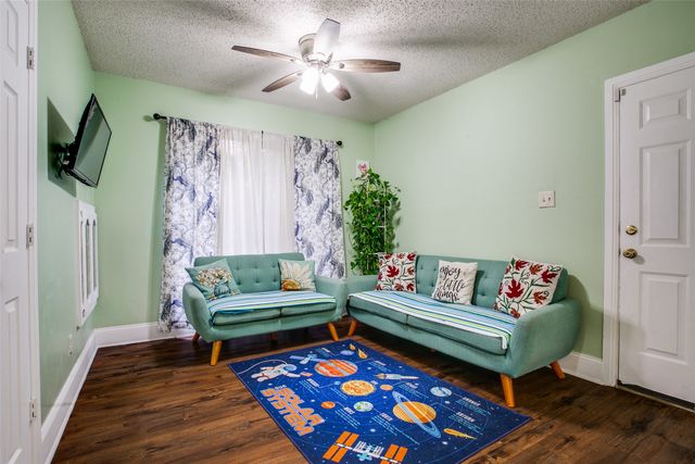 9432 Blue Jay Way, Irving, TX 75063