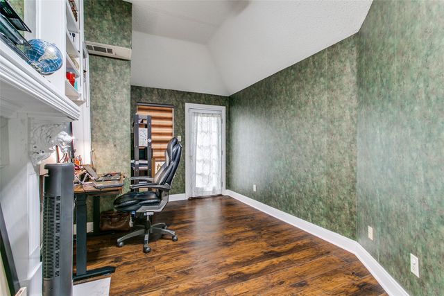 9432 Blue Jay Way, Irving, TX 75063