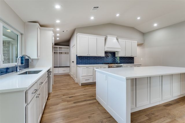 3161 Lockmoor Lane, Dallas, TX 75220