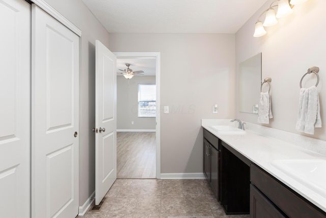 6781 Dulles Drive, Powell, OH 43065