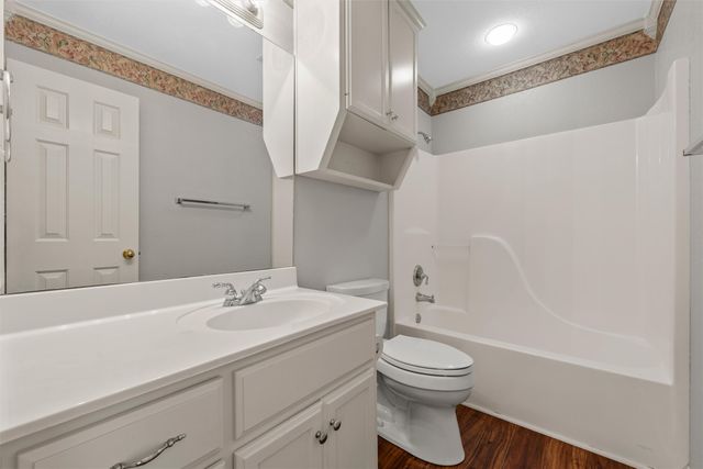 1041 Cheyenne Trail, Hewitt, TX 76643
