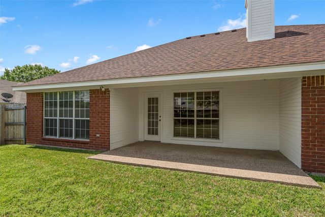 1041 Cheyenne Trail, Hewitt, TX 76643