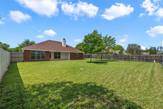1041 Cheyenne Trail, Hewitt, TX 76643