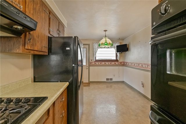 2811 Bowman Ave, Mckeesport, PA 15132