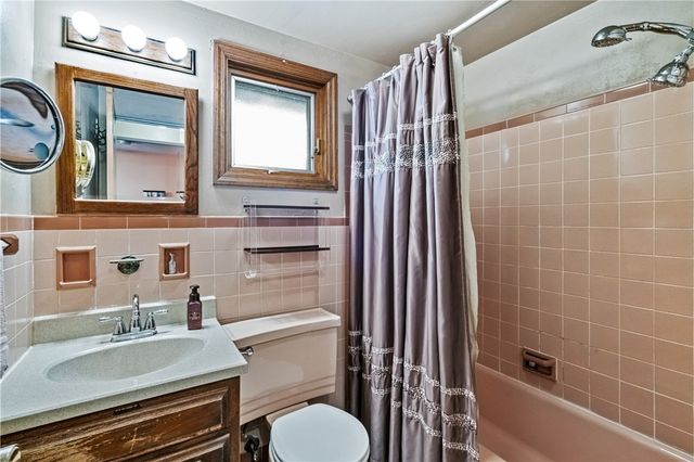 2811 Bowman Ave, Mckeesport, PA 15132
