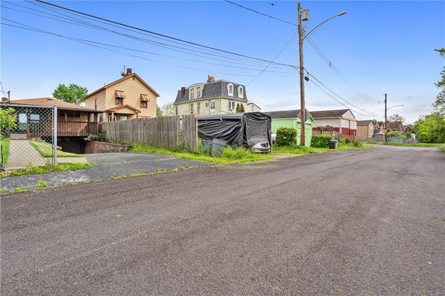 2811 Bowman Ave, Mckeesport, PA 15132