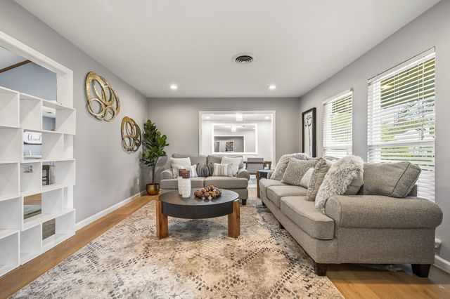 10703 Valley Forge Drive, Houston, TX 77042