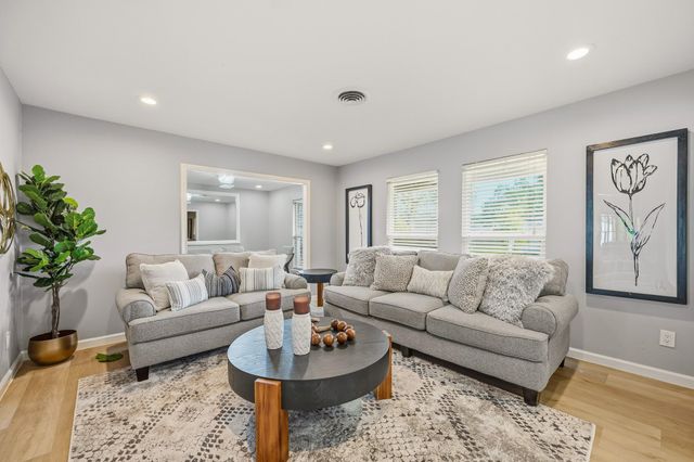 10703 Valley Forge Drive, Houston, TX 77042