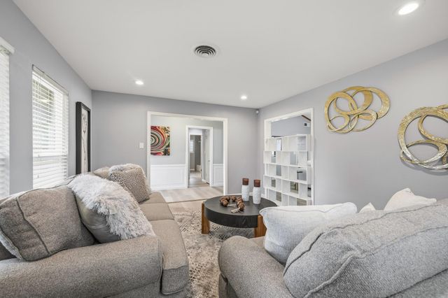 10703 Valley Forge Drive, Houston, TX 77042
