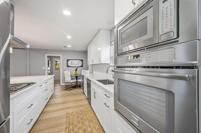 10703 Valley Forge Drive, Houston, TX 77042