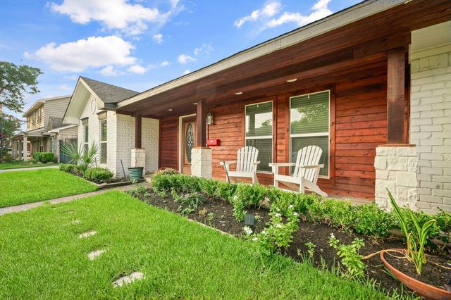 10703 Valley Forge Drive, Houston, TX 77042
