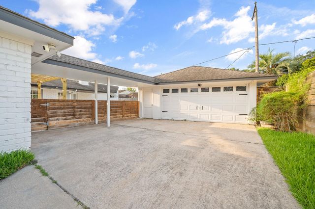 10703 Valley Forge Drive, Houston, TX 77042