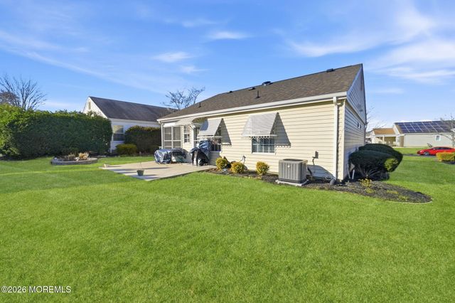 7 Woodstock Lane, Manchester, NJ 08759