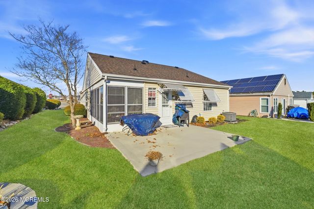 7 Woodstock Lane, Manchester, NJ 08759