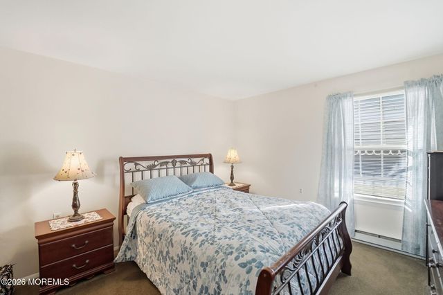 7 Woodstock Lane, Manchester, NJ 08759