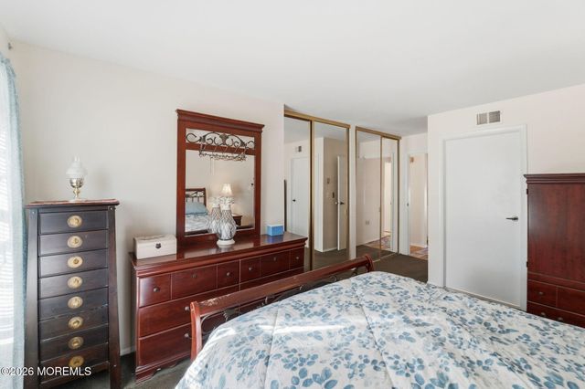 7 Woodstock Lane, Manchester, NJ 08759