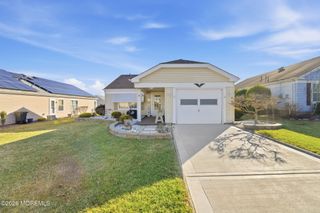 7 Woodstock Lane, Manchester, NJ 08759