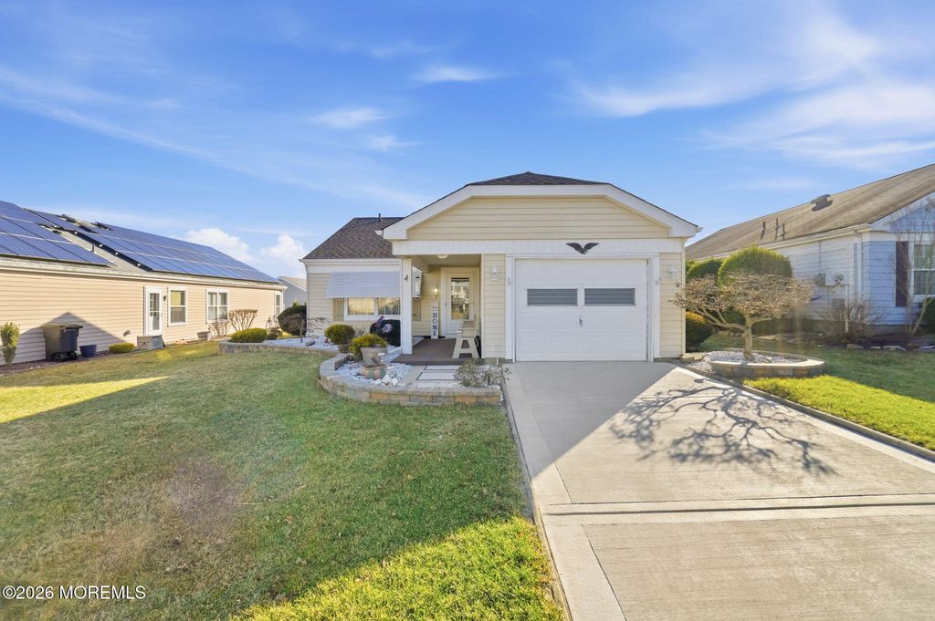 7 Woodstock Lane, Manchester, NJ 08759