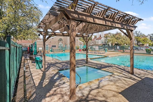 2304 Balsam Drive E203, Arlington, TX 76006