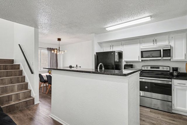 2304 Balsam Drive E203, Arlington, TX 76006