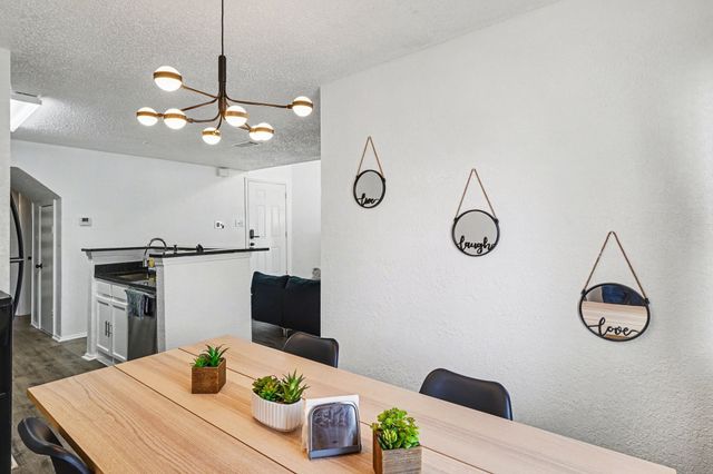 2304 Balsam Drive E203, Arlington, TX 76006