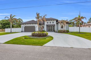 6083 NW East Deville Circle, Port St. Lucie, Port St Lucie, FL 34986