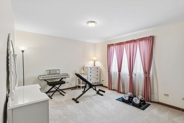 1204 Kristin Drive, Libertyville, IL 60048