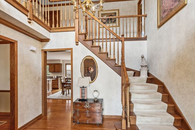 1204 Kristin Drive, Libertyville, IL 60048