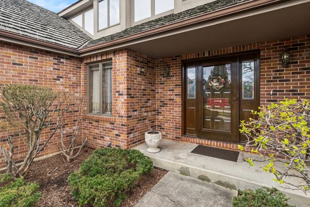 1204 Kristin Drive, Libertyville, IL 60048