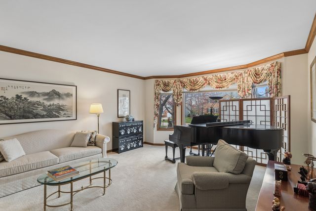 1204 Kristin Drive, Libertyville, IL 60048