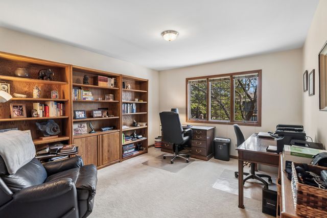 1204 Kristin Drive, Libertyville, IL 60048