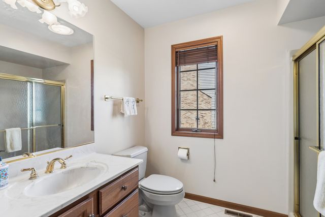 1204 Kristin Drive, Libertyville, IL 60048