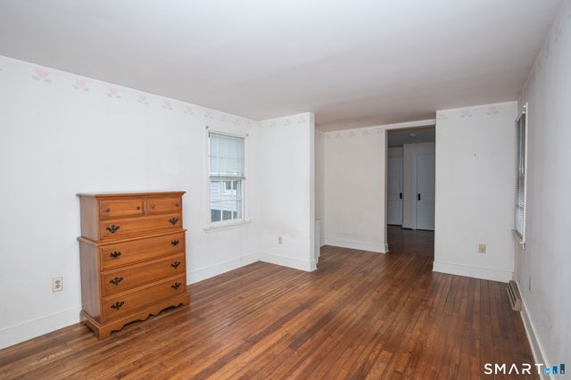 220 High Street, Wallingford, CT 06492