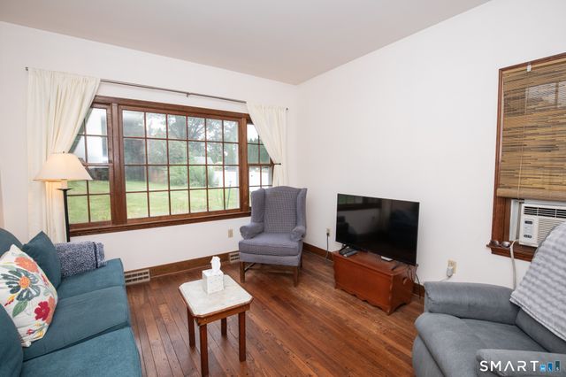 220 High Street, Wallingford, CT 06492