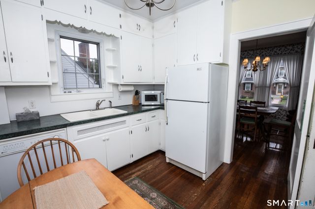 220 High Street, Wallingford, CT 06492