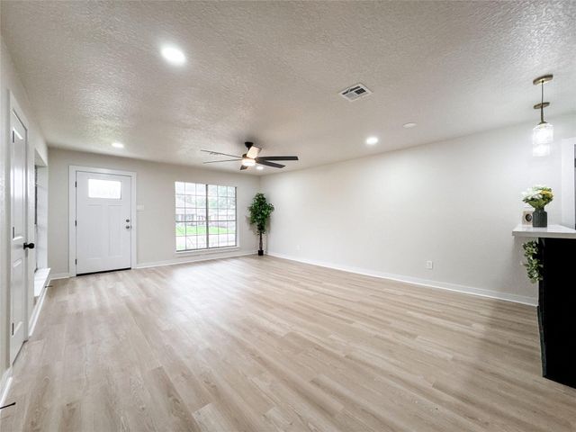 3901 Wood Sorrel Drive, Dickinson, TX 77539