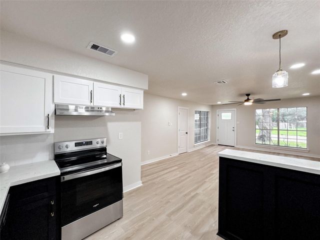 3901 Wood Sorrel Drive, Dickinson, TX 77539